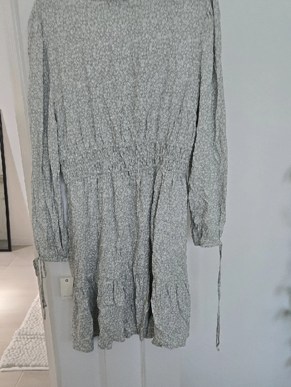 Angels Sage Green Floral Long Sleeve Tiered Dress Size Large. - Picture 5 of 10